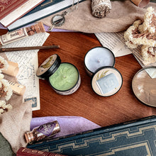 Charger l'image dans la galerie, Bougie Frissons d'Octobre - Vanille et bois de santal