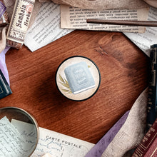 Charger l'image dans la galerie, Bougie Frissons d'Octobre - Vanille et bois de santal