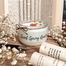 Load image into Gallery viewer, Chamomile, Honey and Lemongrass Flower Candle