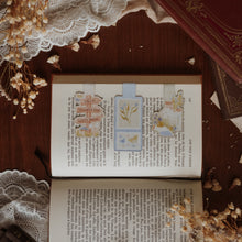 Load image into Gallery viewer, Marque-page magnétique Petits Sortilèges
