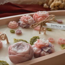 Load image into Gallery viewer, Bougie décorée Délice interdit – Grande ovale
