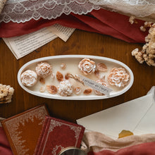 Load image into Gallery viewer, Bougie décorée Cerisier en fleurs – Moyenne ovale
