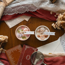 Load image into Gallery viewer, Bougie décorée Cerisier en fleurs – Petite ronde
