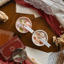 Load image into Gallery viewer, Bougie décorée Cerisier en fleurs – Petite ronde
