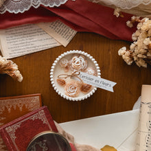 Load image into Gallery viewer, Bougie décorée Cerisier en fleurs – Petite ronde
