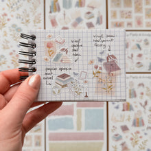 Charger l'image dans la galerie, Petite planche de stickers timbres Lectures Printanières - Romantasy
